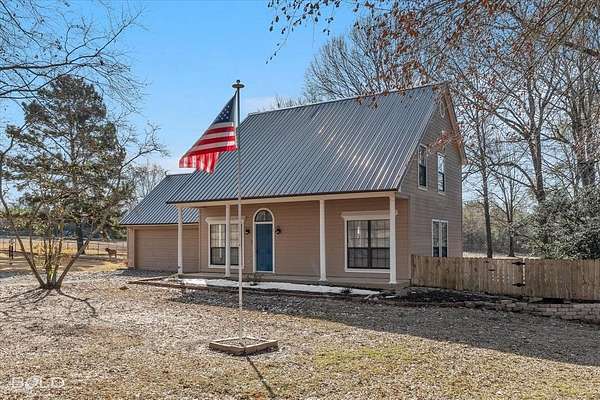 1.61 Acres of Residential Land with Home for Sale in Haughton, Louisiana