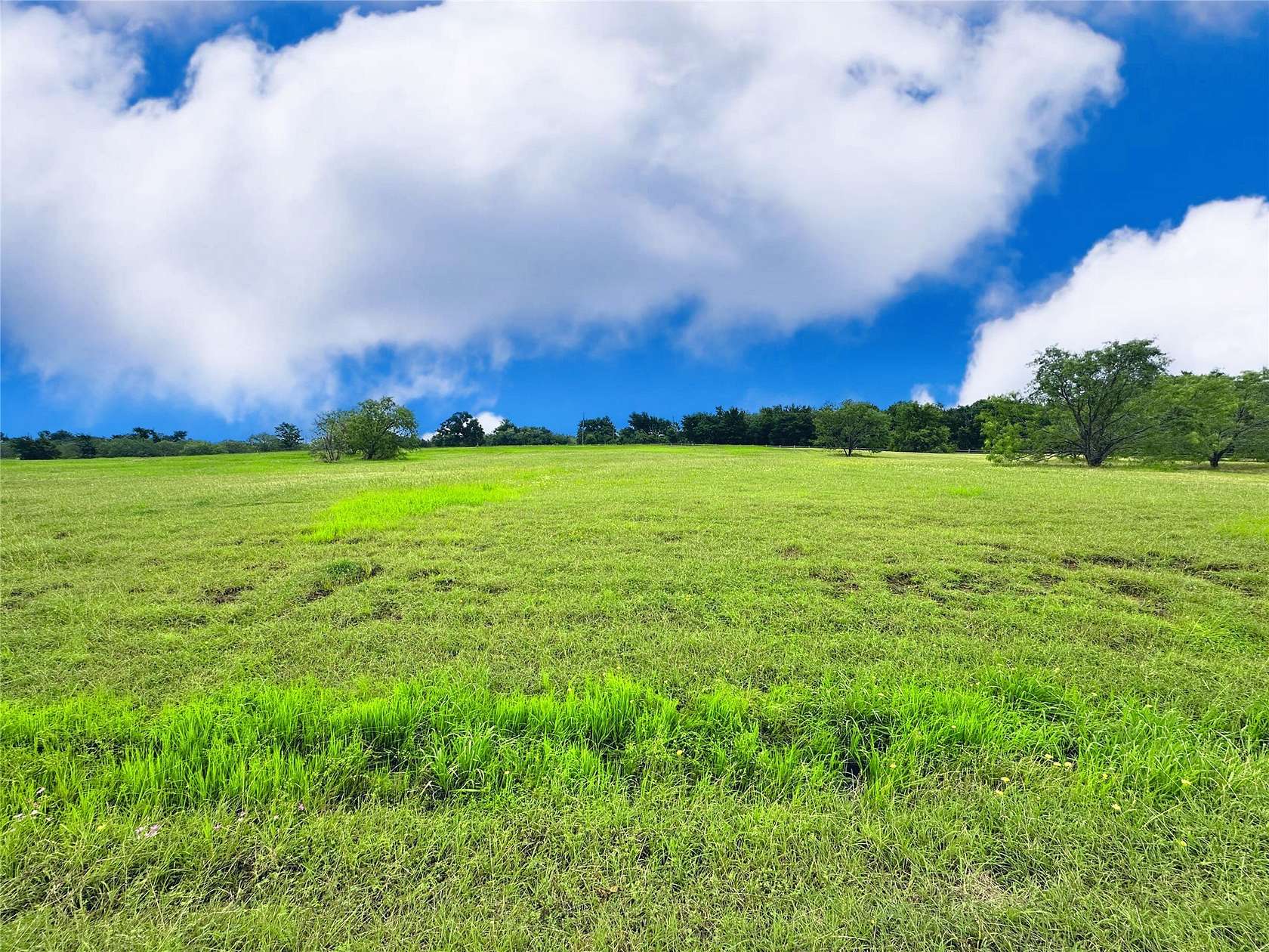 1 Acre of Residential Land for Sale in Streetman, Texas