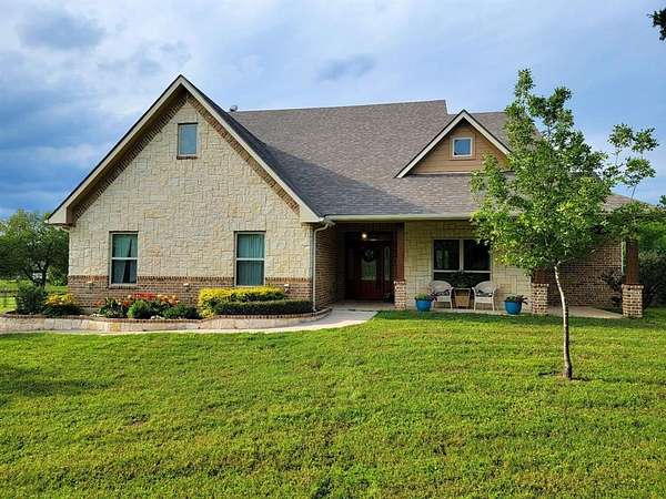 3 Acres of Land with Home for Sale in Farmersville, Texas