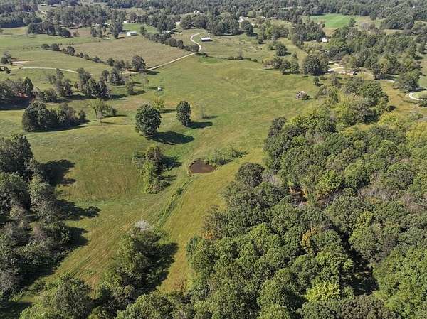 27.5 Acres of Agricultural & Residential Land for Sale in Quebeck, Tennessee