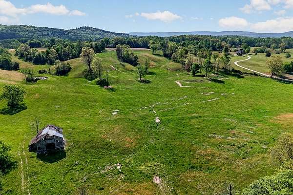 27.5 Acres of Agricultural & Residential Land for Sale in Quebeck, Tennessee