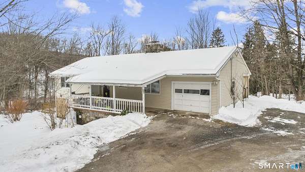 9.57 Acres of Improved Mixed-Use Land for Sale in Oxford, Connecticut