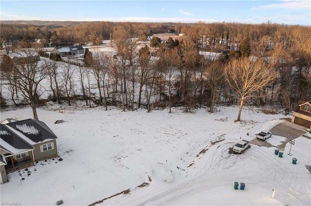 1 Acre of Residential Land for Sale in Eden, North Carolina