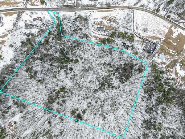 14 Acres of Land for Sale in Fairview, North Carolina