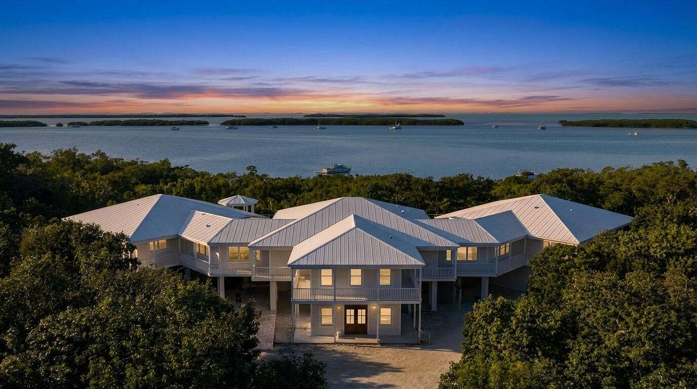 5.82 Acres of Land with Home for Sale in Upper Matecumbe Key, Florida