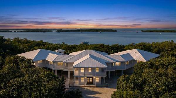 5.82 Acres of Land with Home for Sale in Upper Matecumbe Key, Florida