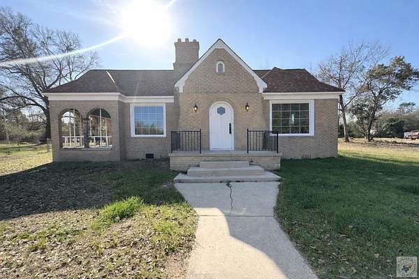 2.74 Acres of Residential Land with Home for Sale in Atlanta, Texas