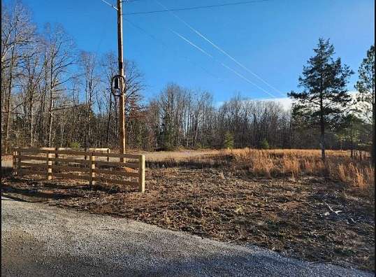 5 Acres of Residential Land for Sale in Hohenwald, Tennessee