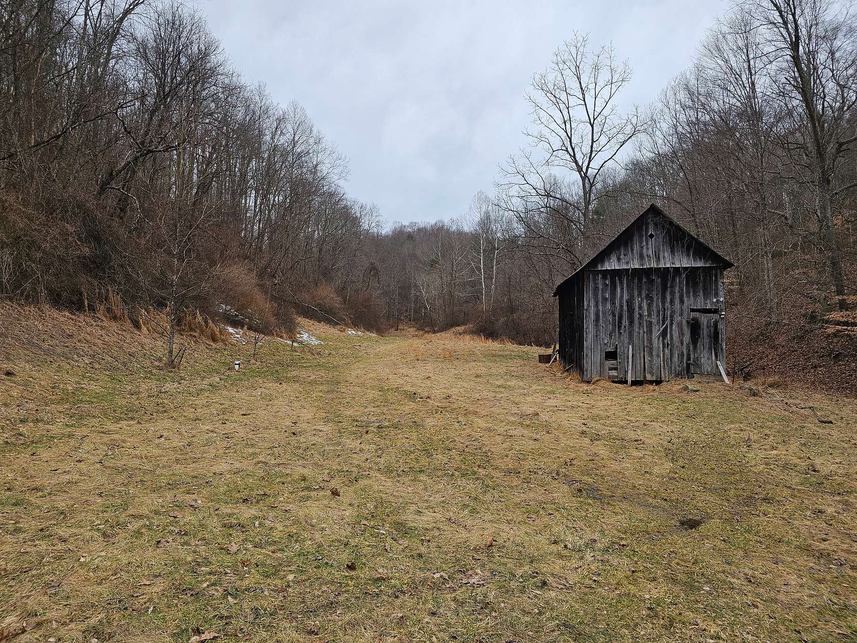 115 Acres of Recreational Land with Home for Sale in Pullman, West Virginia