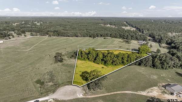 5.32 Acres of Residential Land for Sale in Big Sandy, Texas