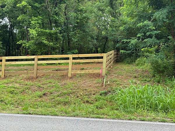 8.4 Acres of Residential Land for Sale in Columbia, Tennessee