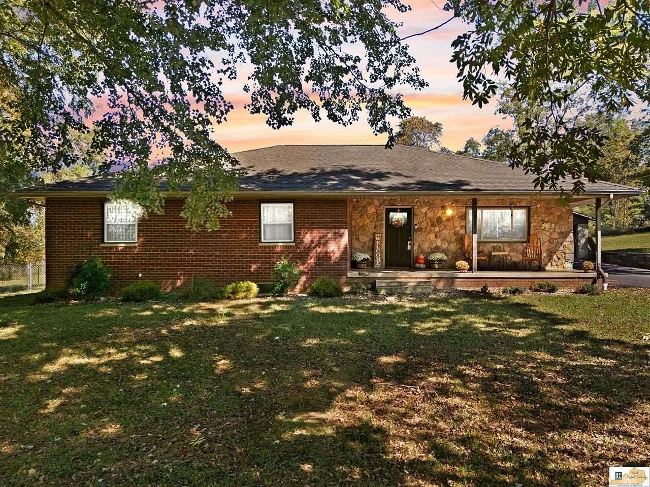 4.14 Acres of Land with Home for Sale in Albany, Kentucky