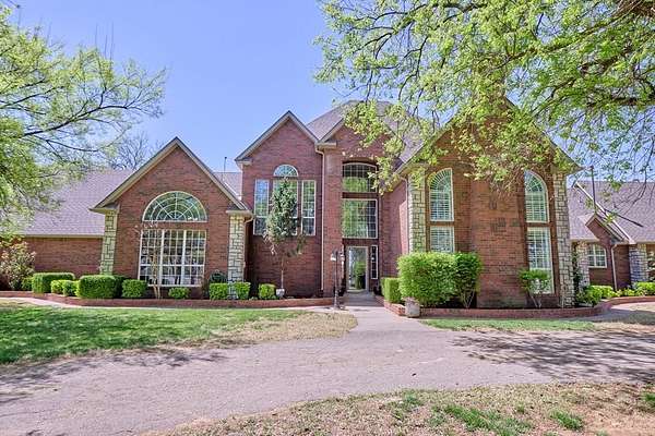 2.84 Acres of Residential Land with Home for Lease in Yukon, Oklahoma