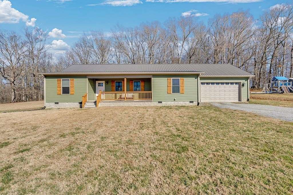 1.78 Acres of Residential Land with Home for Sale in Baxter, Tennessee