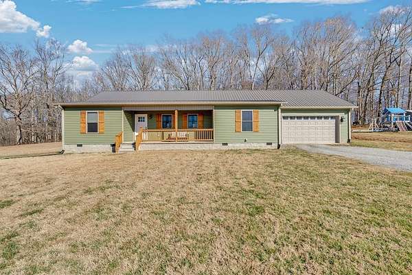 1.78 Acres of Residential Land with Home for Sale in Baxter, Tennessee