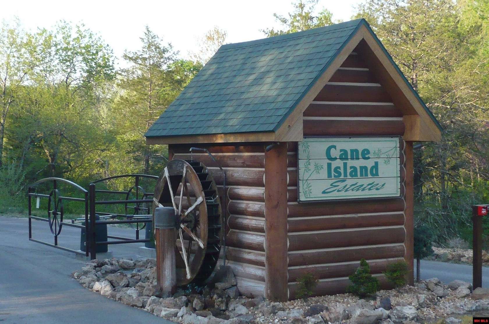 0.99 Acres of Land for Sale in Flippin, Arkansas