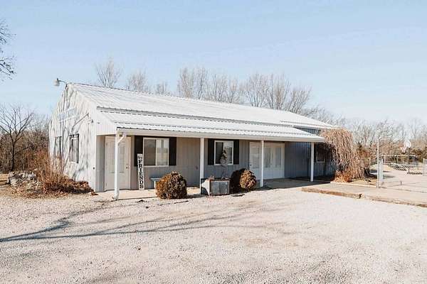 3.1 Acres of Mixed-Use Land for Sale in Vienna, Missouri