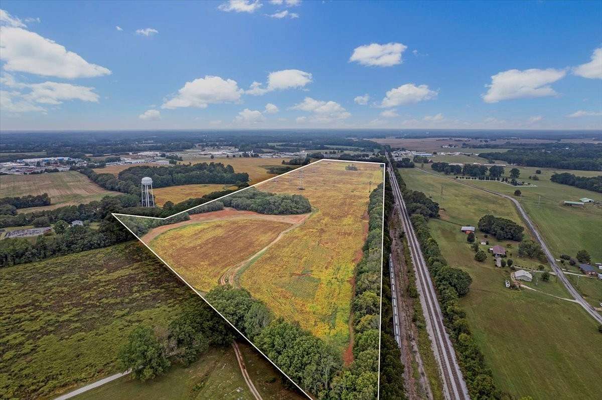 81.3 Acres of Agricultural Land for Sale in Decherd, Tennessee