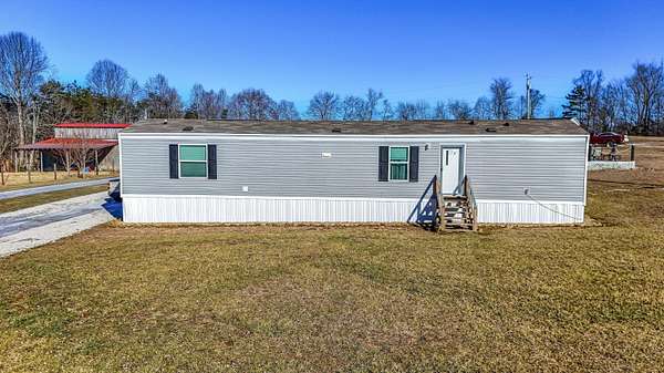 1.5 Acres of Residential Land with Home for Sale in Lily, Kentucky