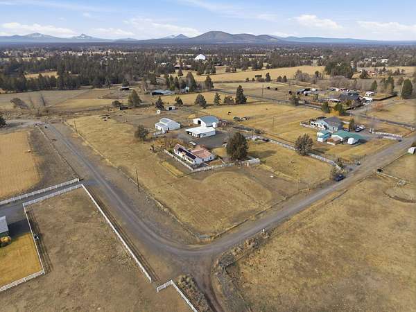 6 Acres of Land with Home for Sale in Redmond, Oregon