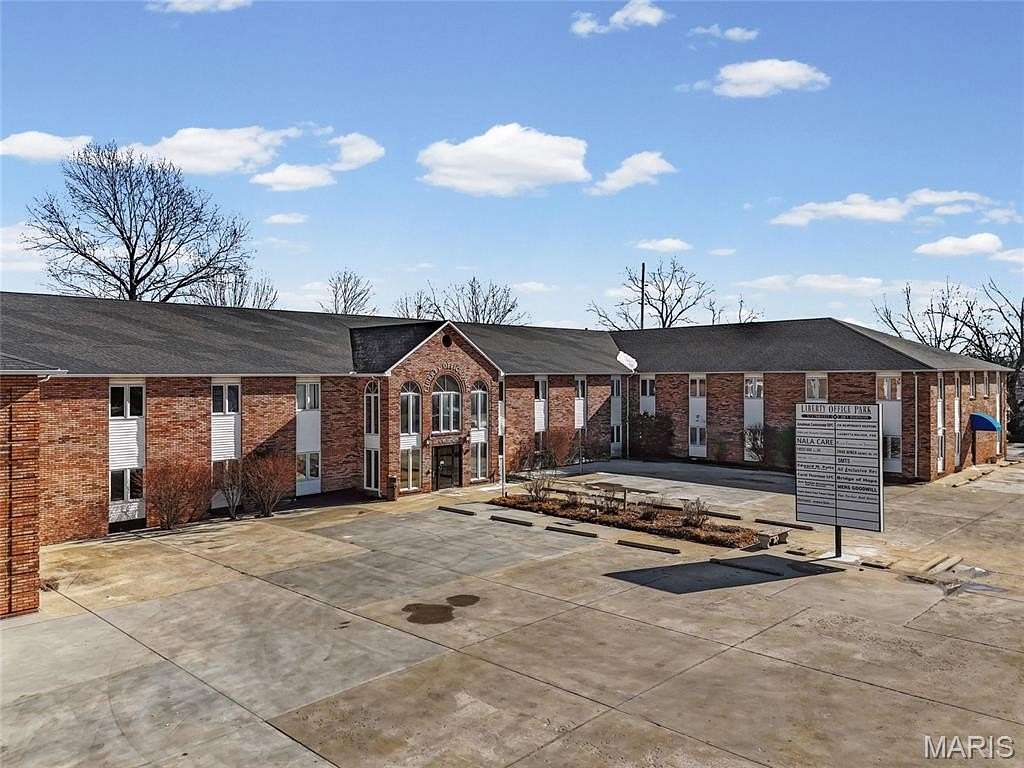 1.55 Acres of Improved Commercial Land for Sale in Farmington, Missouri