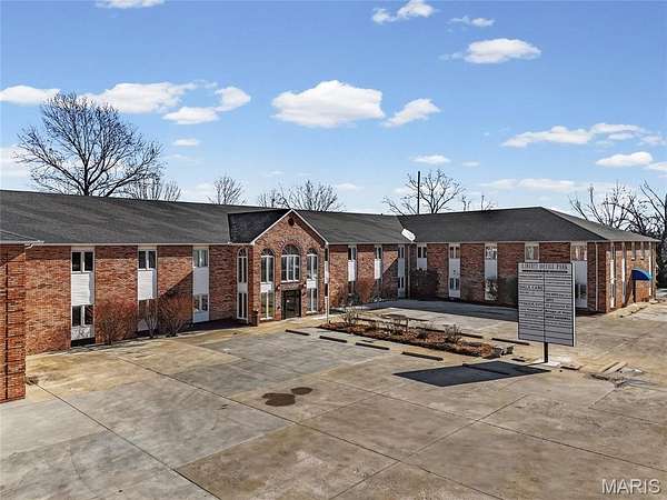 1.55 Acres of Improved Commercial Land for Sale in Farmington, Missouri