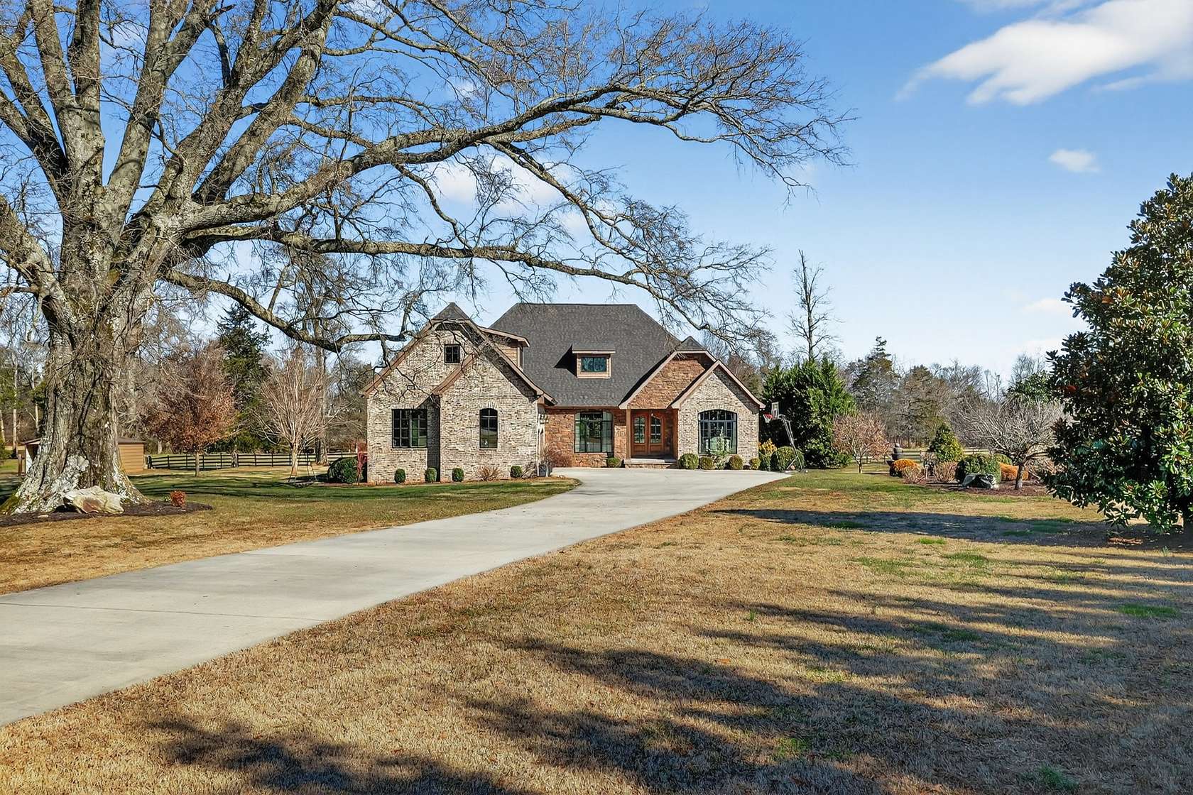 15.8 Acres of Land with Home for Sale in Decherd, Tennessee