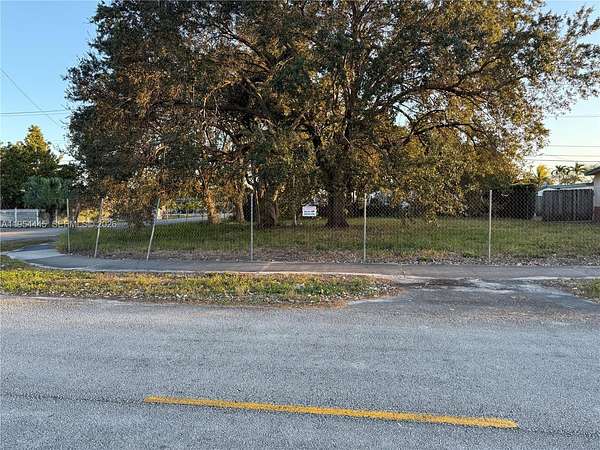0.16 Acres of Mixed-Use Land for Sale in Miami, Florida