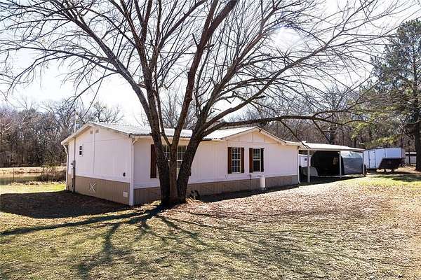 2.24 Acres of Residential Land with Home for Sale in Ivanhoe, Texas