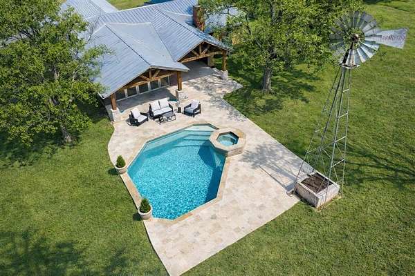 25 Acres of Land with Home for Sale in Whitesboro, Texas