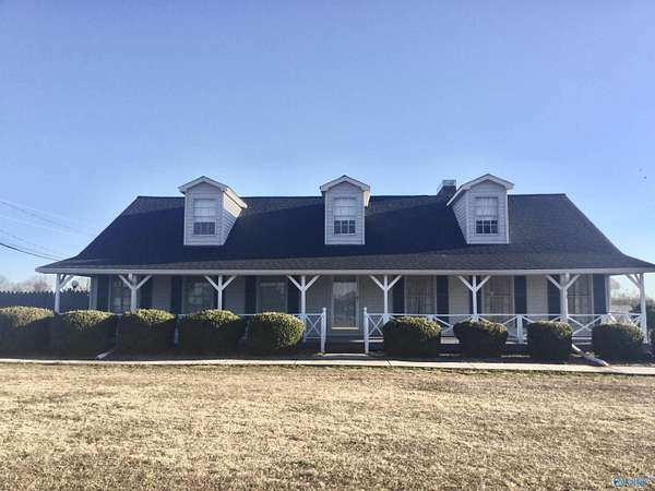 4 Acres of Residential Land with Home for Sale in Baileyton, Alabama