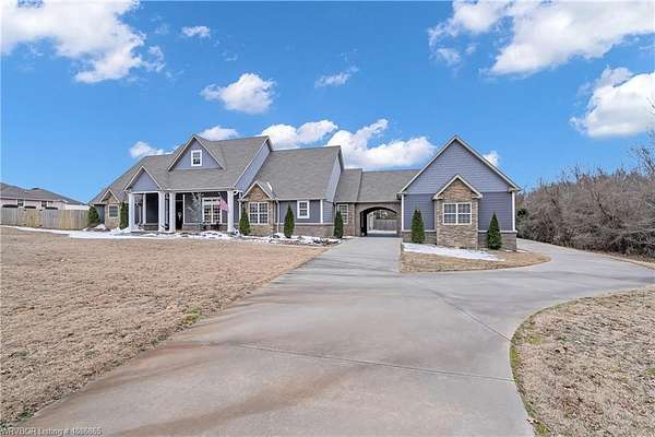 2.15 Acres of Residential Land with Home for Sale in Alma, Arkansas