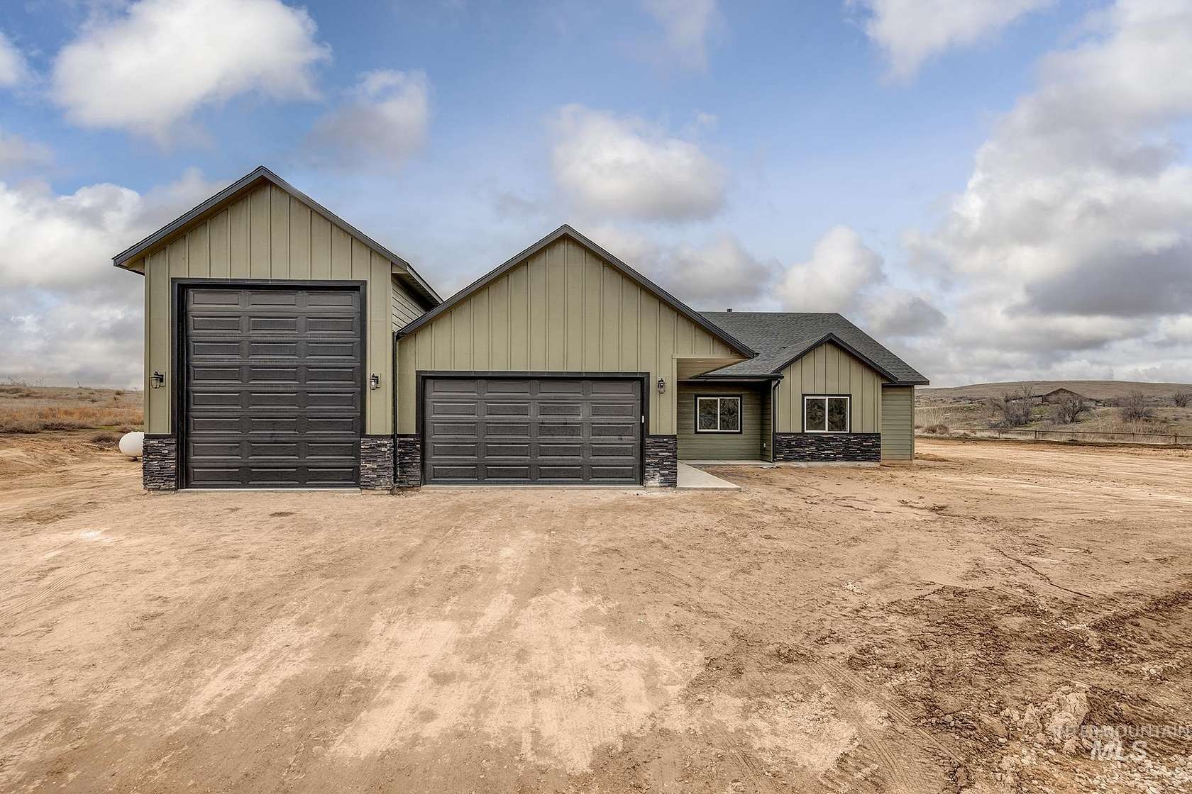 4.62 Acres of Residential Land with Home for Sale in New Plymouth, Idaho