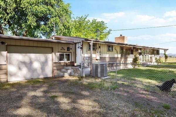 5 Acres of Land with Home for Sale in Central Point, Oregon