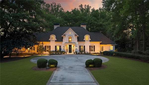 1.66 Acres of Residential Land with Home for Sale in Atlanta, Georgia