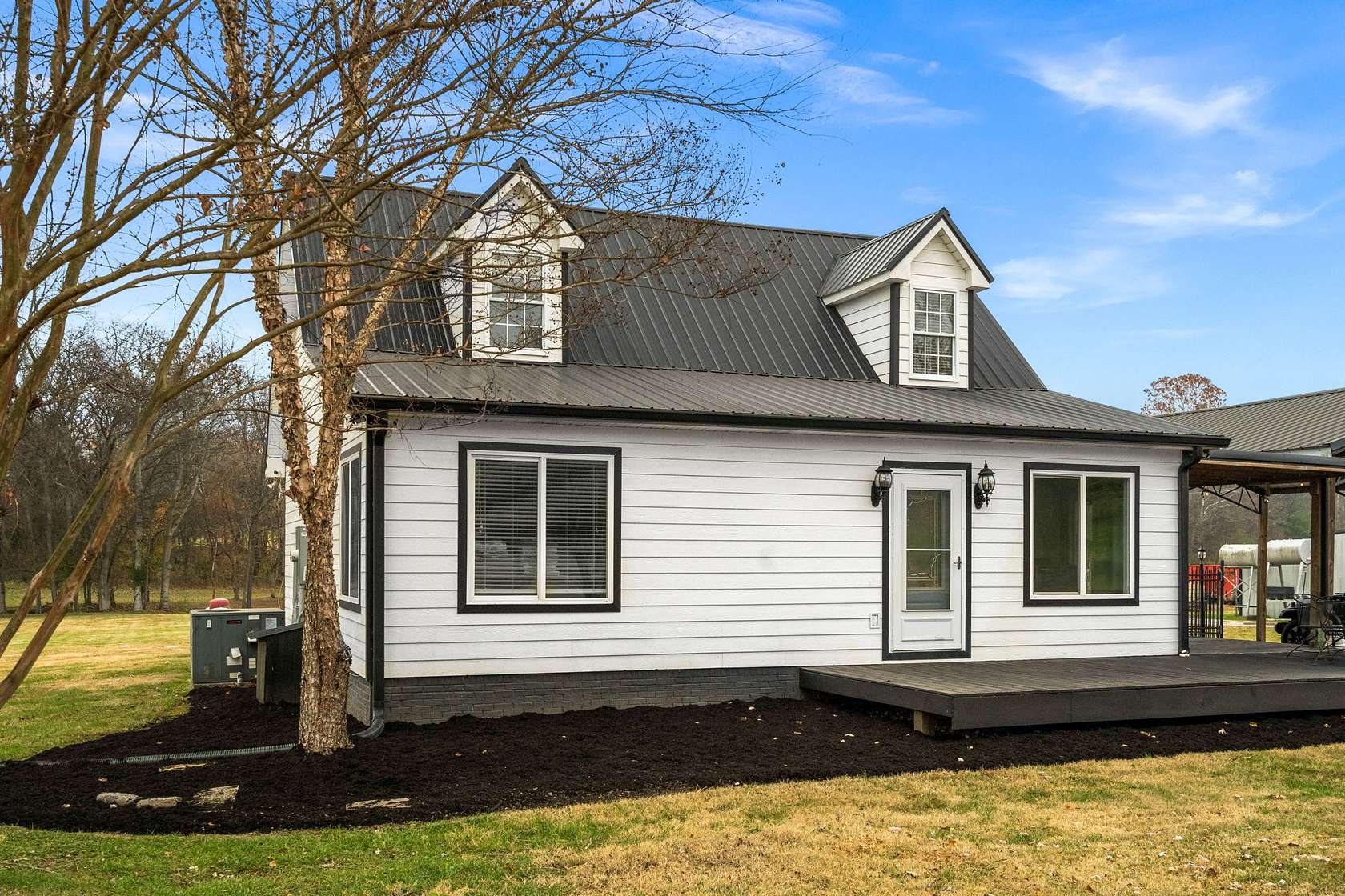 5.59 Acres of Residential Land with Home for Sale in Pleasant View, Tennessee