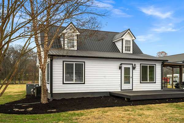 5.59 Acres of Residential Land with Home for Sale in Pleasant View, Tennessee