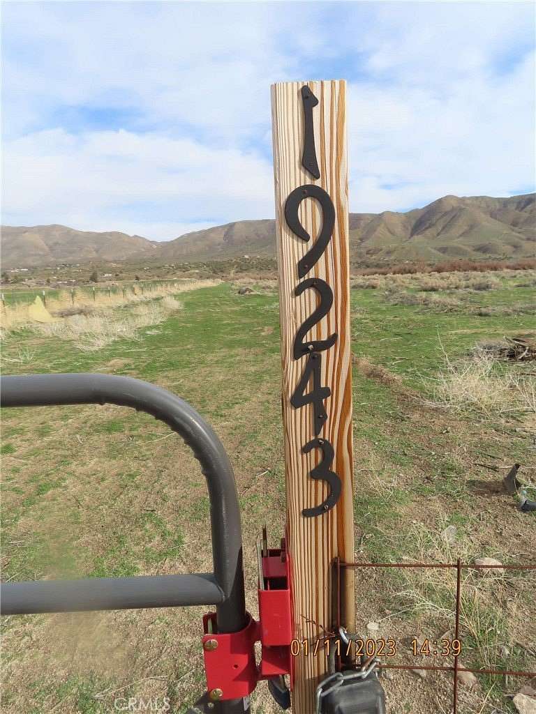 60 Acres of Land for Sale in Hesperia, California