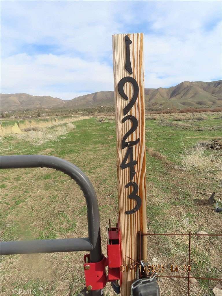 60 Acres of Land for Sale in Hesperia, California