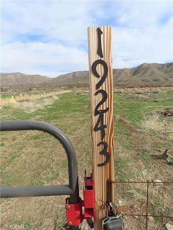 60 Acres of Land for Sale in Hesperia, California