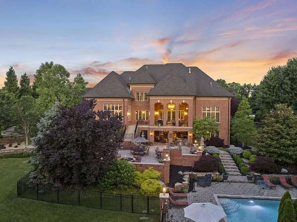 1.84 Acres of Residential Land with Home for Sale in Villa Hills, Kentucky