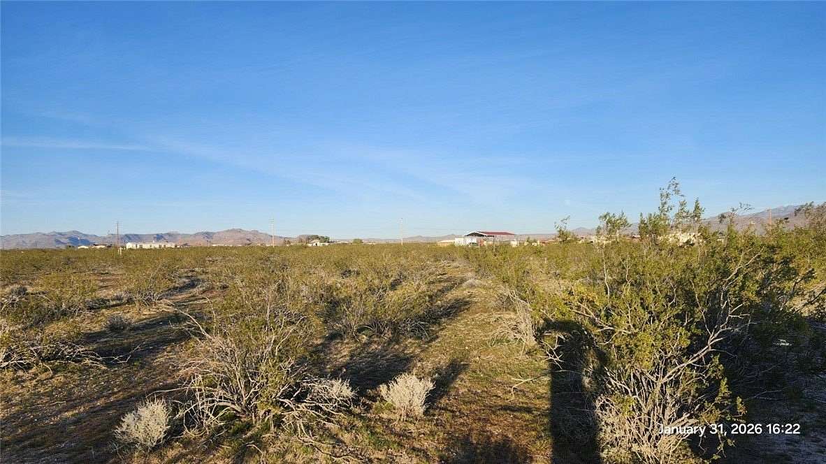 2.2 Acres of Residential Land for Sale in Golden Valley, Arizona