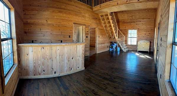 8 Acres of Residential Land with Home for Sale in Kerens, Texas