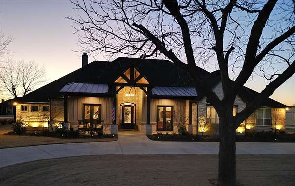 1.6 Acres of Residential Land with Home for Sale in Granbury, Texas