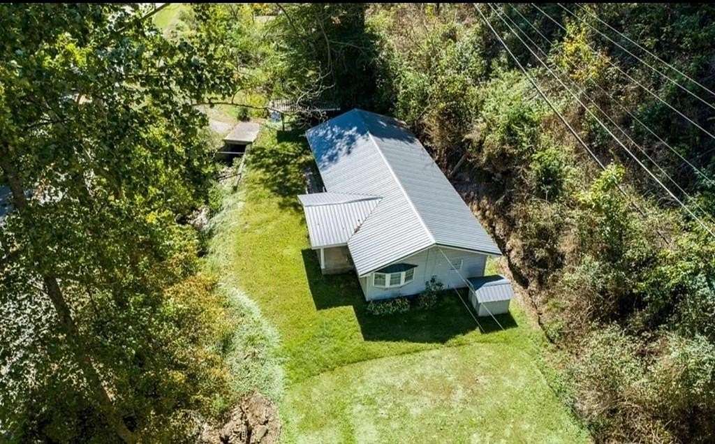 80 Acres of Land with Home for Sale in Fedscreek, Kentucky