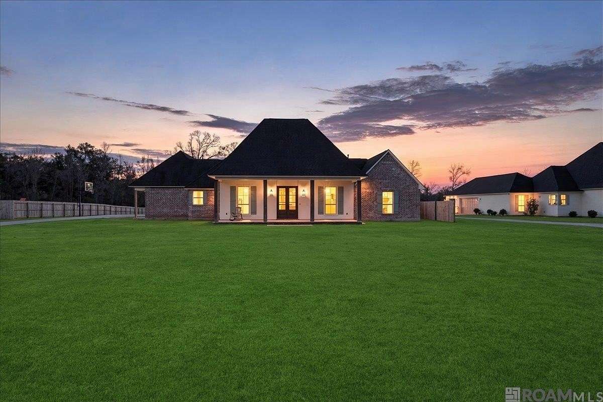 3.64 Acres of Residential Land with Home for Sale in Livingston, Louisiana