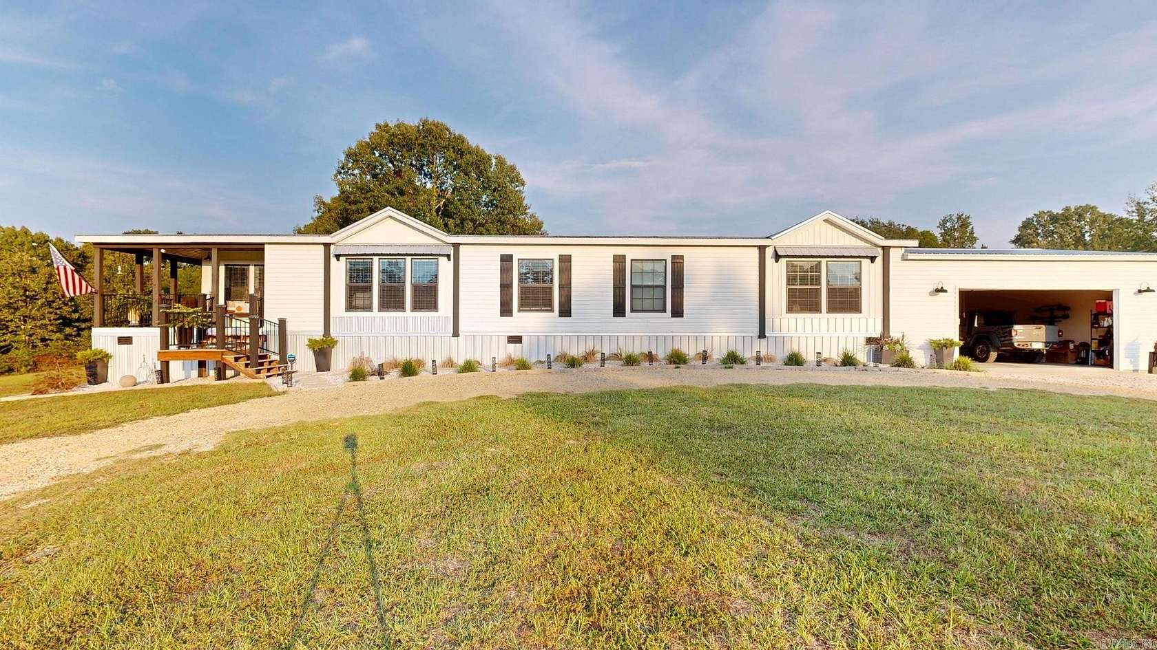 18 Acres of Land with Home for Sale in Bismarck, Arkansas