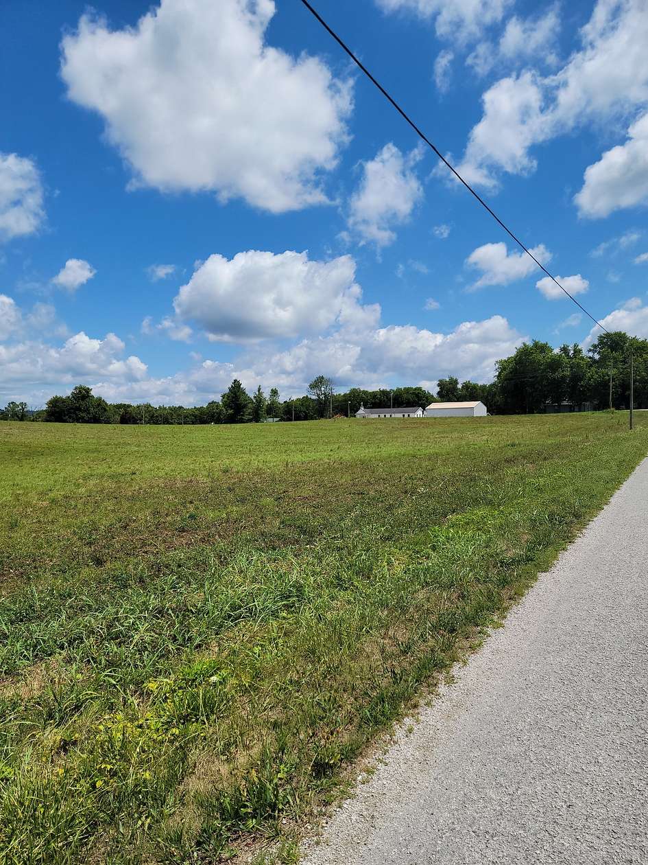 1 Acre of Residential Land for Sale in Beechgrove, Tennessee