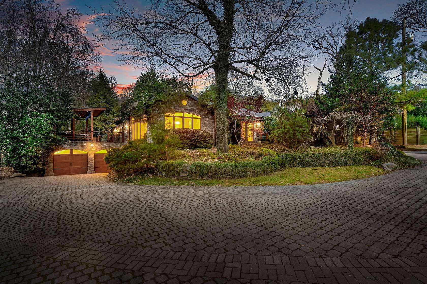 2.39 Acres of Residential Land with Home for Sale in Brentwood, Tennessee