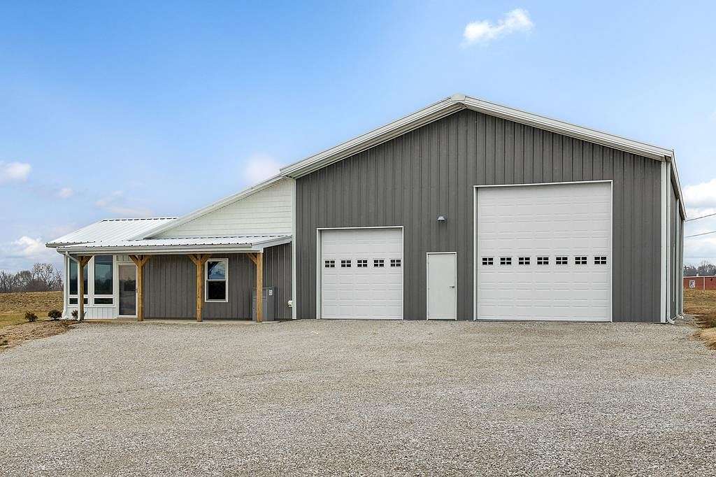 5 Acres of Residential Land with Home for Sale in Walling, Tennessee